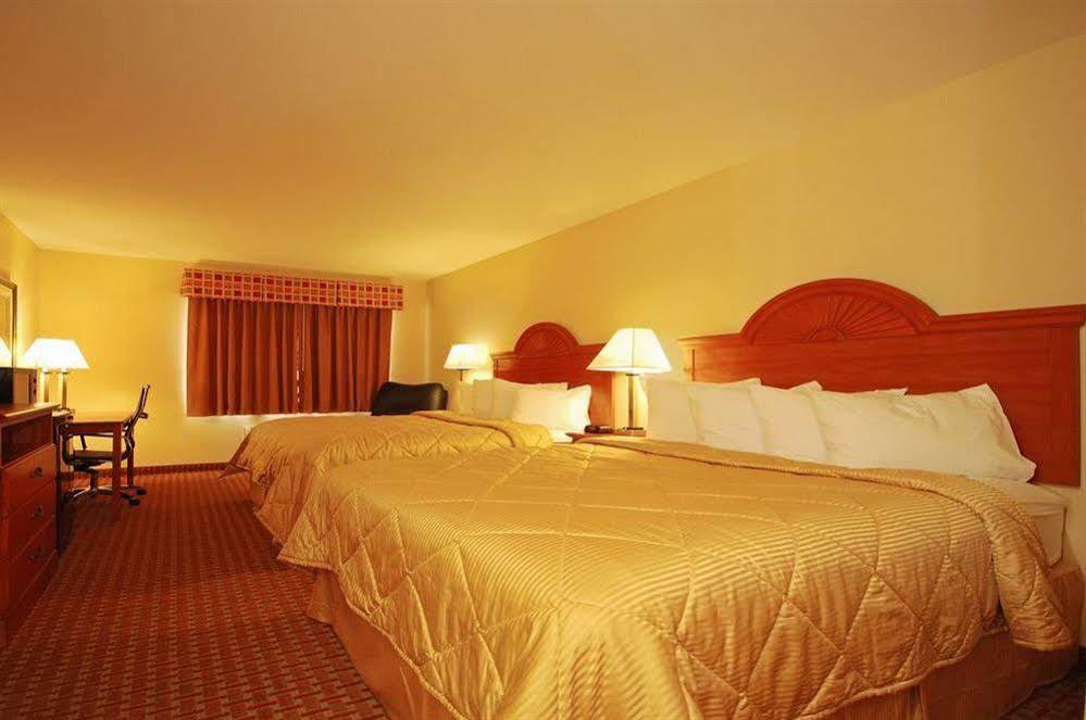Super 8 By Wyndham Great Bend Hotel Kültér fotó